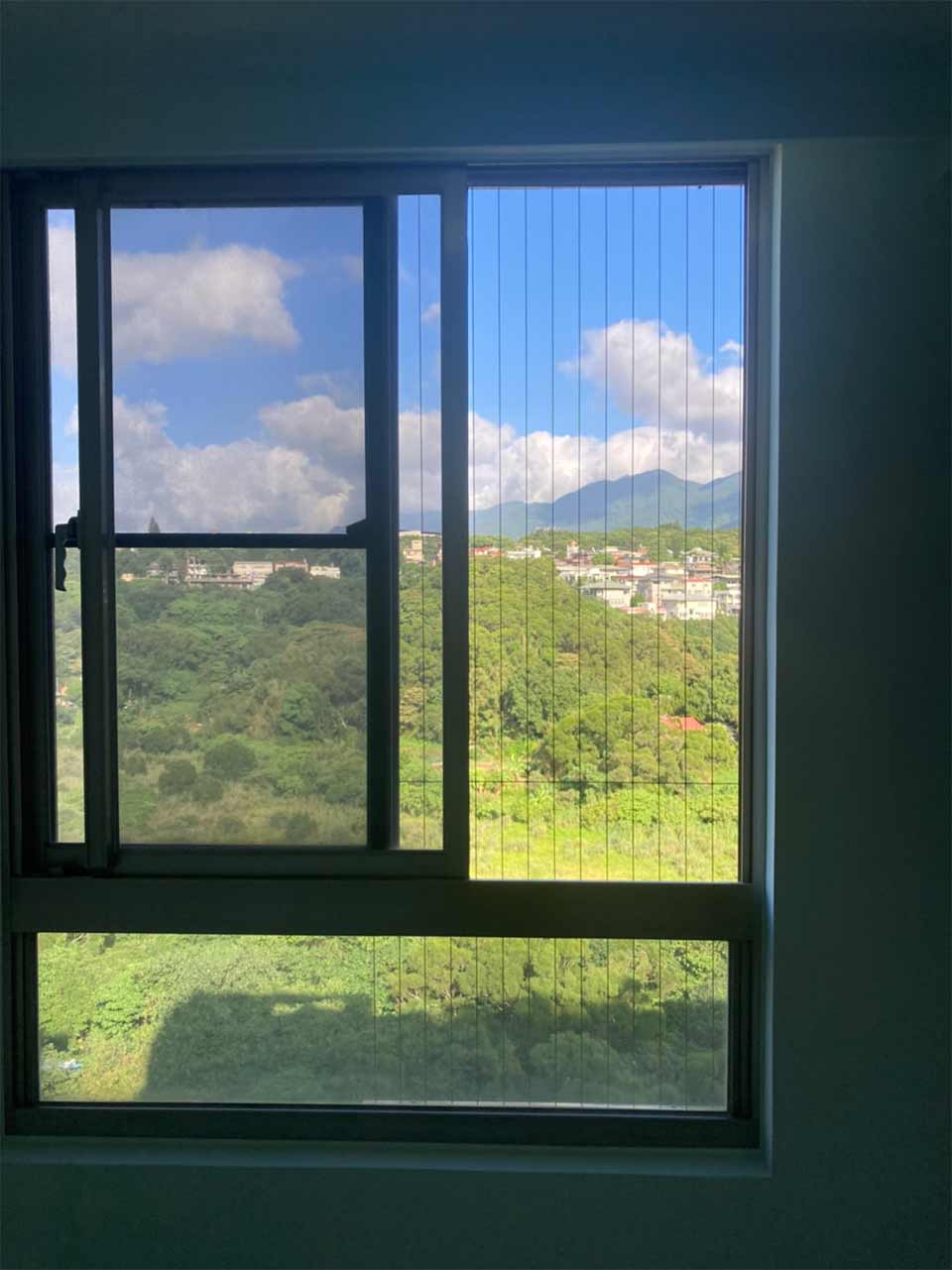 兒童防墜窗推薦隱形鐵窗?四種兒童防墜設施大評比,不看會後悔!