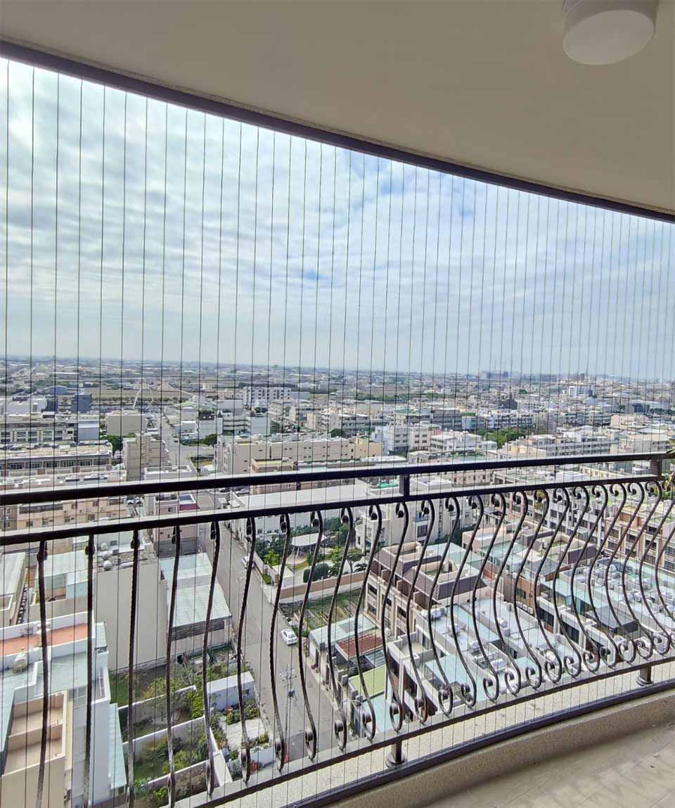 台中墜樓意外頻傳!預防台中墜樓,安裝隱形窩隱形鐵窗最安心